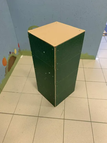 Pilier central du stand